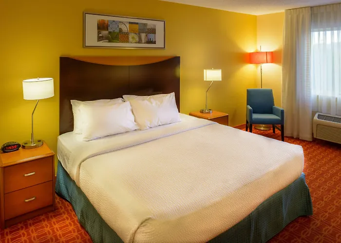Fairfield Saint Louis 3*