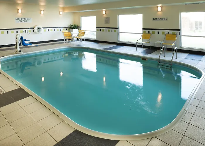 Fairfield Saint Louis Hotel