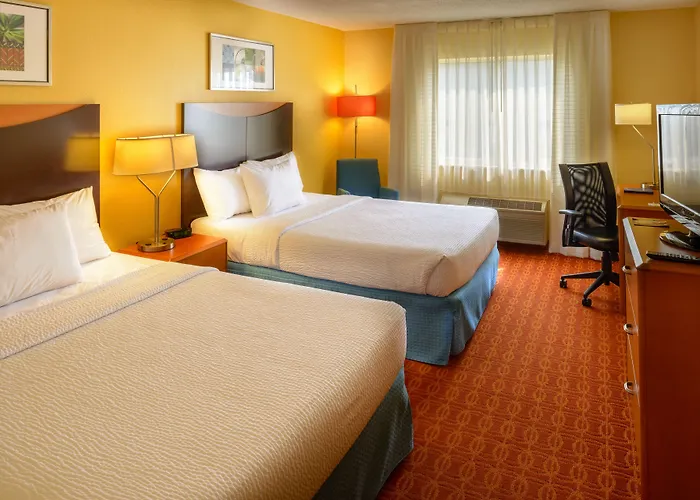 Fairfield Saint Louis Hotel