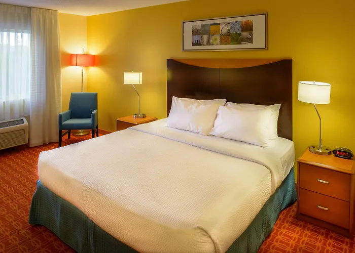 Fairfield Saint Louis 3*