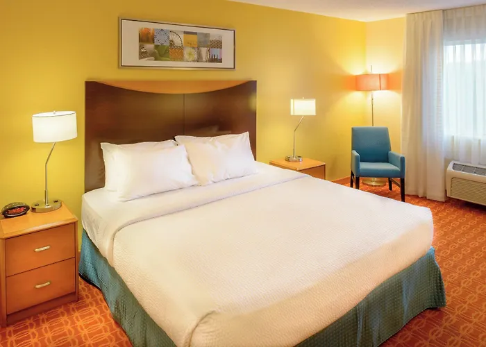 Fairfield Saint Louis Hotel Collinsville