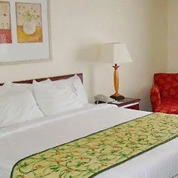 Fairfield Saint Louis Hotel Collinsville
